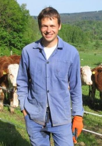 na pastvině s dobytkem během terénní práce!